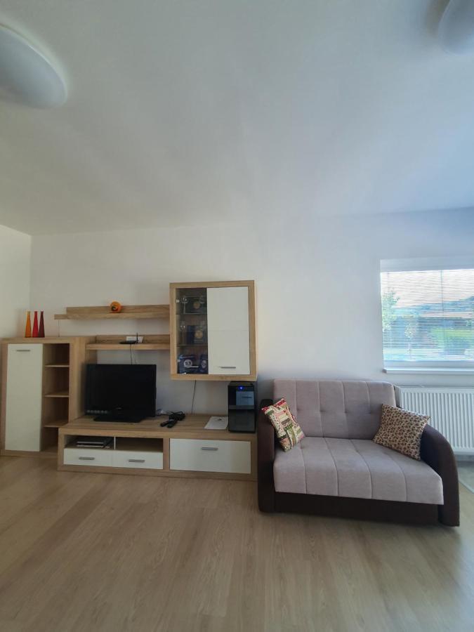 Apartman Kurdejov ฮุสโตเปเช ภายนอก รูปภาพ