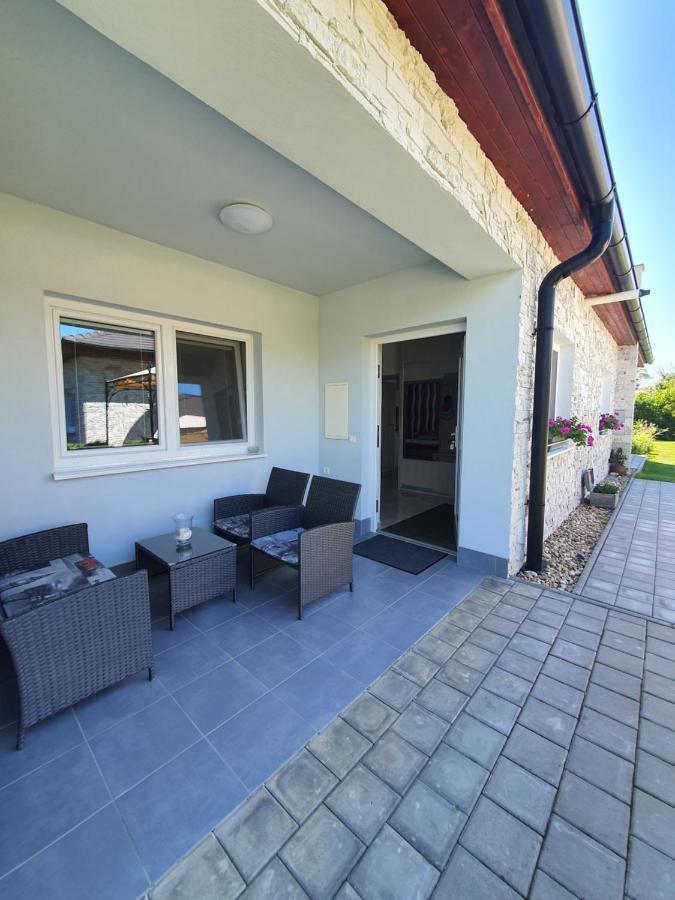 Apartman Kurdejov ฮุสโตเปเช ภายนอก รูปภาพ