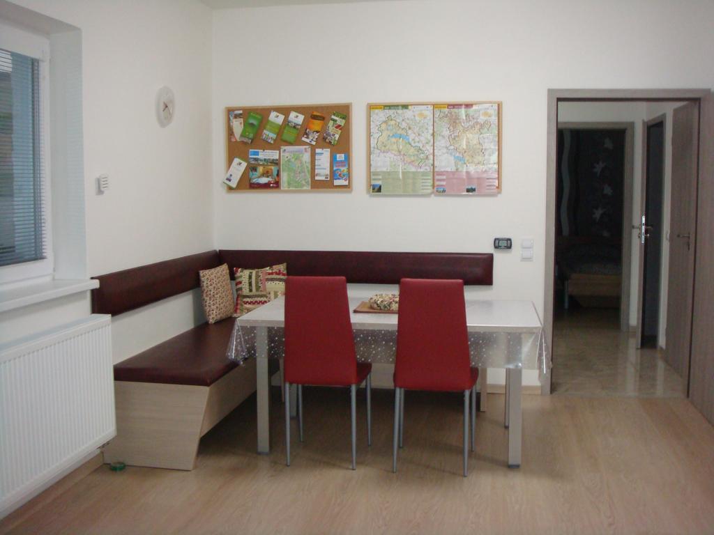 Apartman Kurdejov ฮุสโตเปเช ภายนอก รูปภาพ